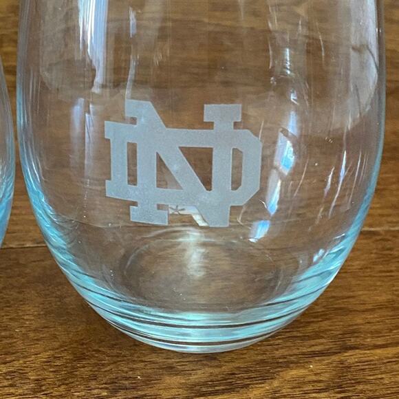NOTRE DAME Wine Glasses 21oz - Picture 3 of 4